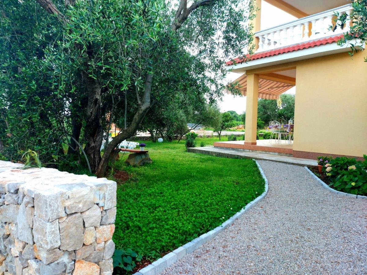 Apartmani Olea Krk Крк Екстер'єр фото