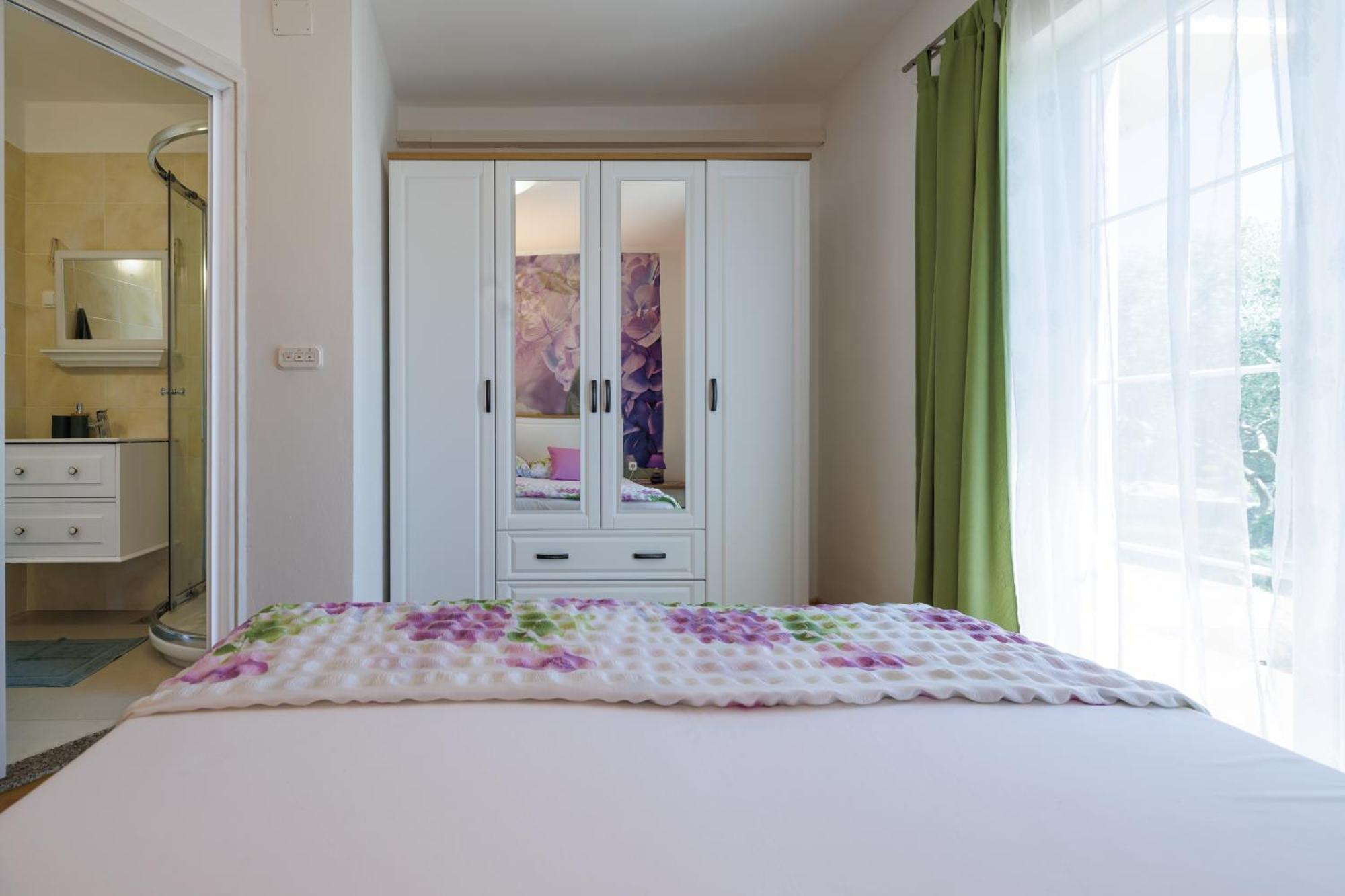 Apartmani Olea Krk Крк Екстер'єр фото