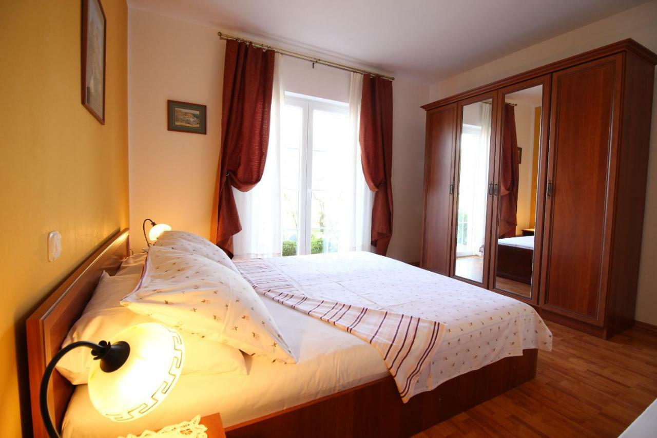 Apartmani Olea Krk Крк Екстер'єр фото