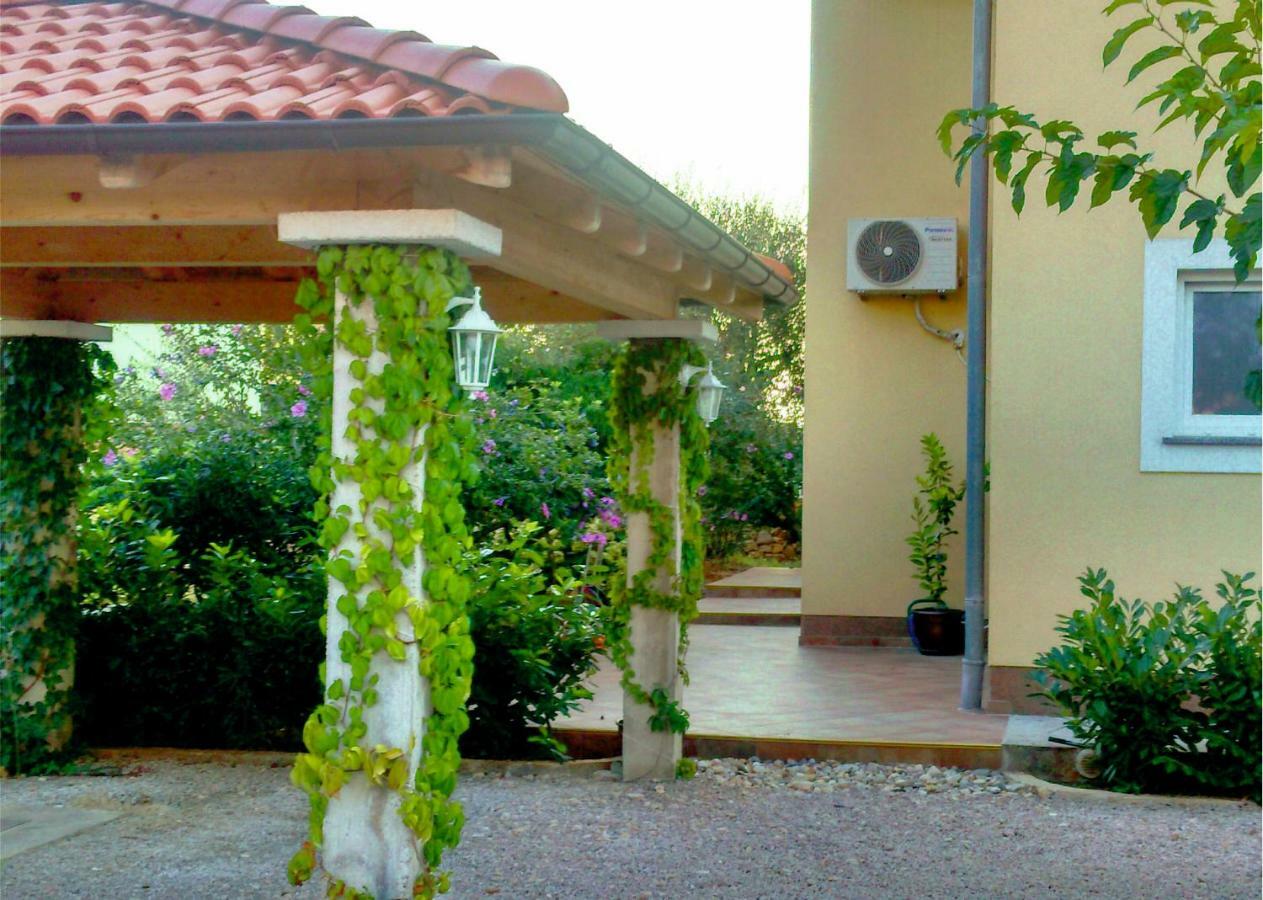 Apartmani Olea Krk Крк Екстер'єр фото